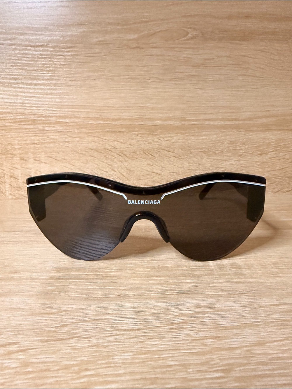 Balenciaga Black Oversized Cat-Eye Sunglasses - Picture 2 of 9